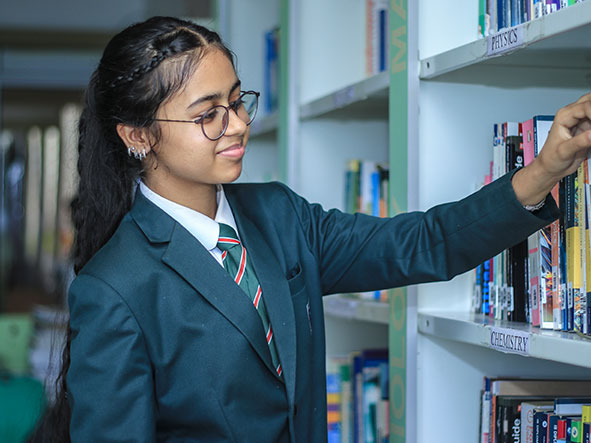 Learning Without Borders: How IB Students at Manchester International School Connect with the  World